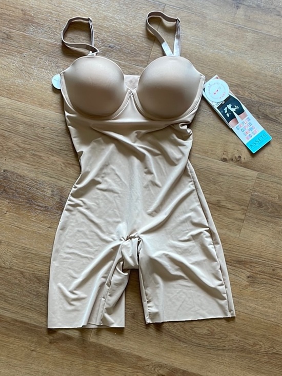 SPANX Other - SPANX Nude Shaping Bodysuit with Built-In Bra